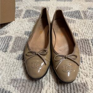 CHANEL • Patent Ballet Flats • Nude • 39